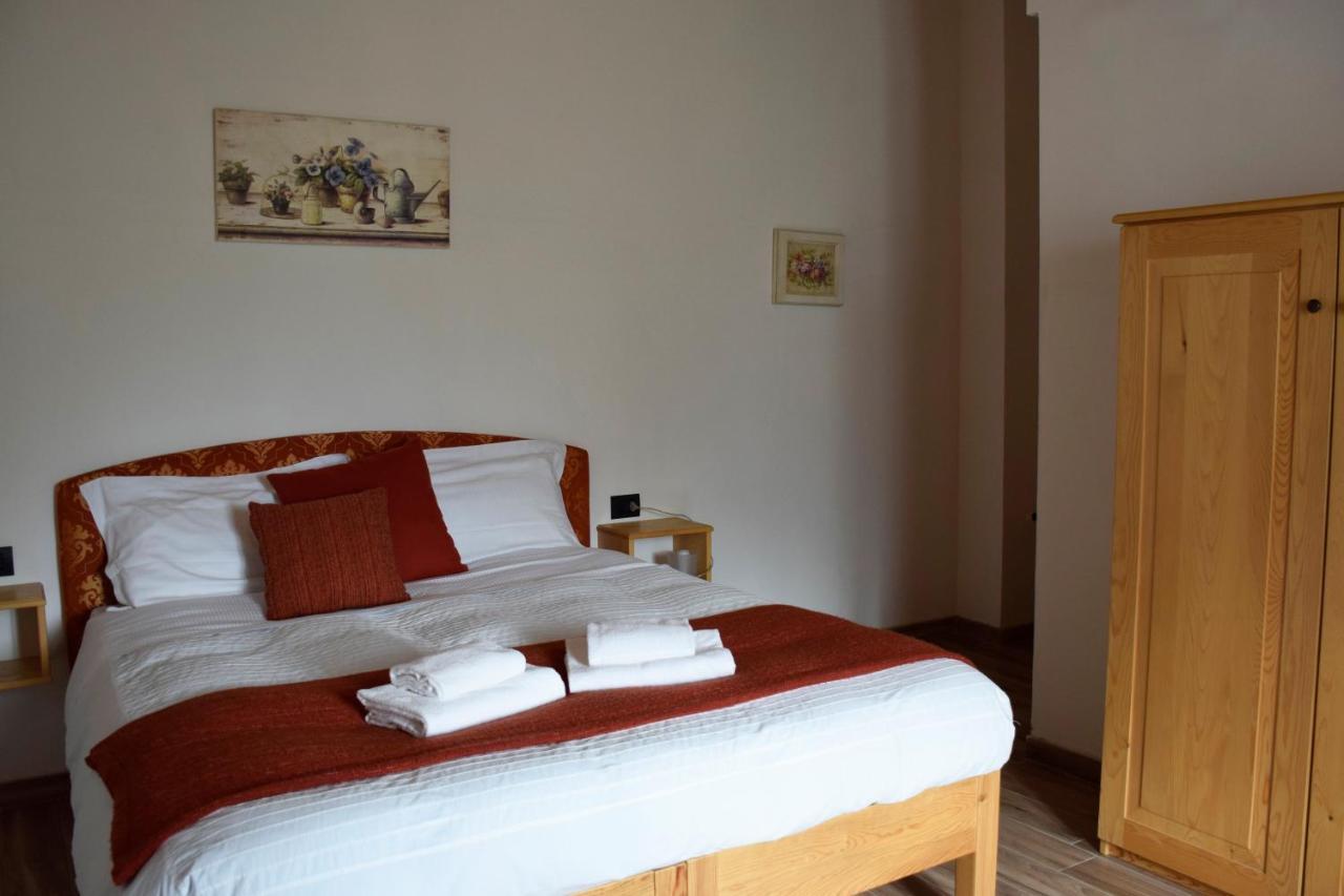 La Tana Del Tasso Rooms&Breakfast Camerata Cornello 외부 사진