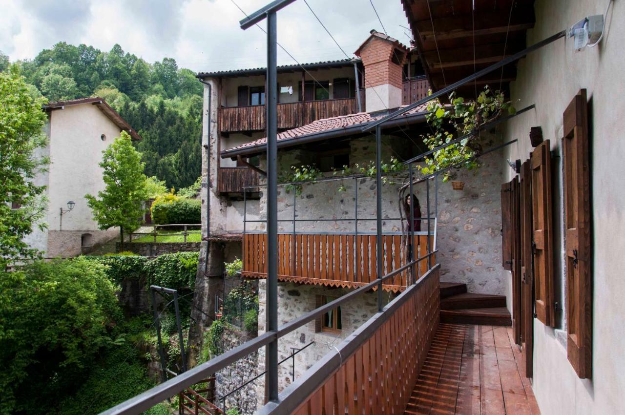 La Tana Del Tasso Rooms&Breakfast Camerata Cornello 외부 사진